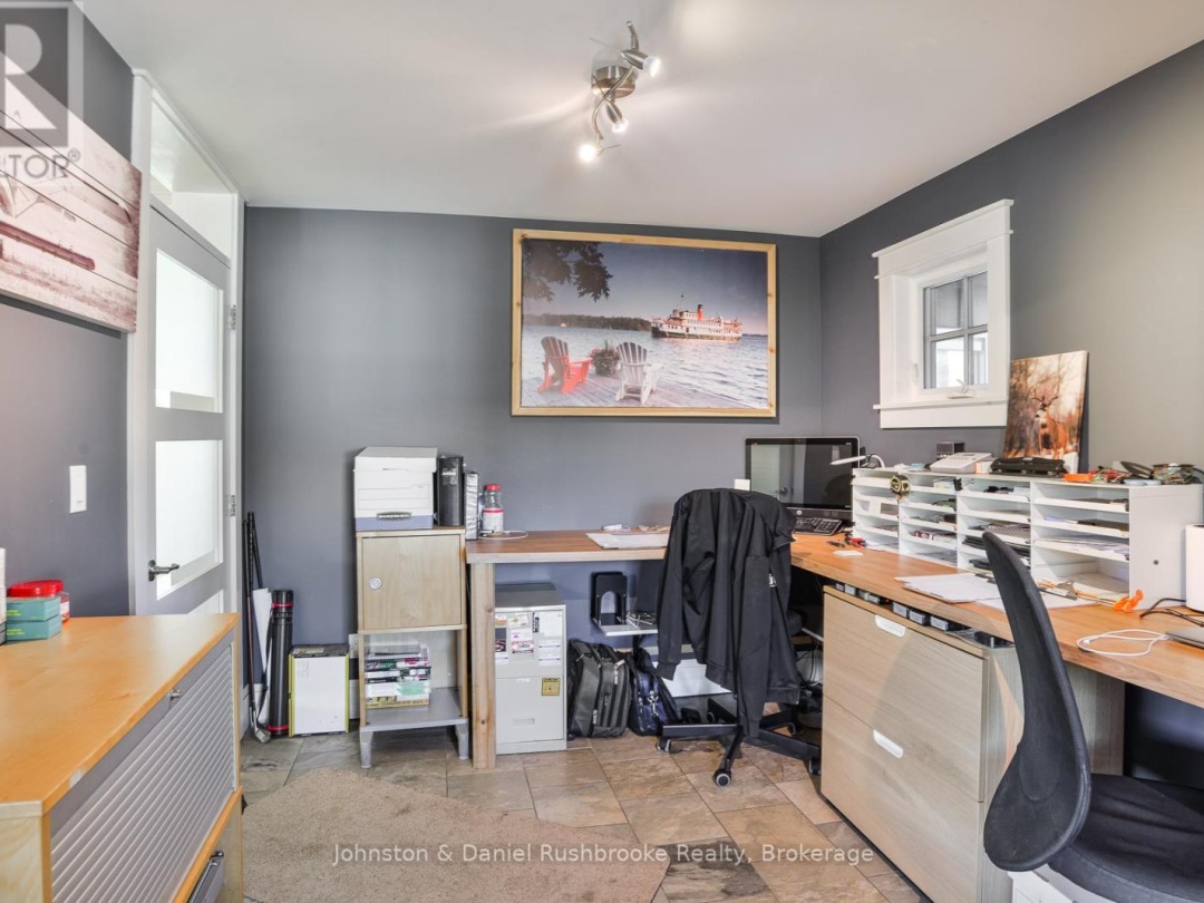 1422 MUSKOKA RD 118 ROAD W, 