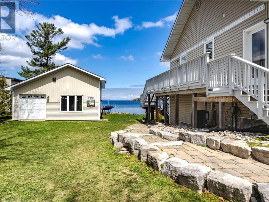 14 Lighthouse Crescent S, Georgian Bay