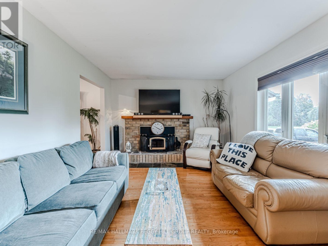 7 SANDLEWOOD TRAIL, 