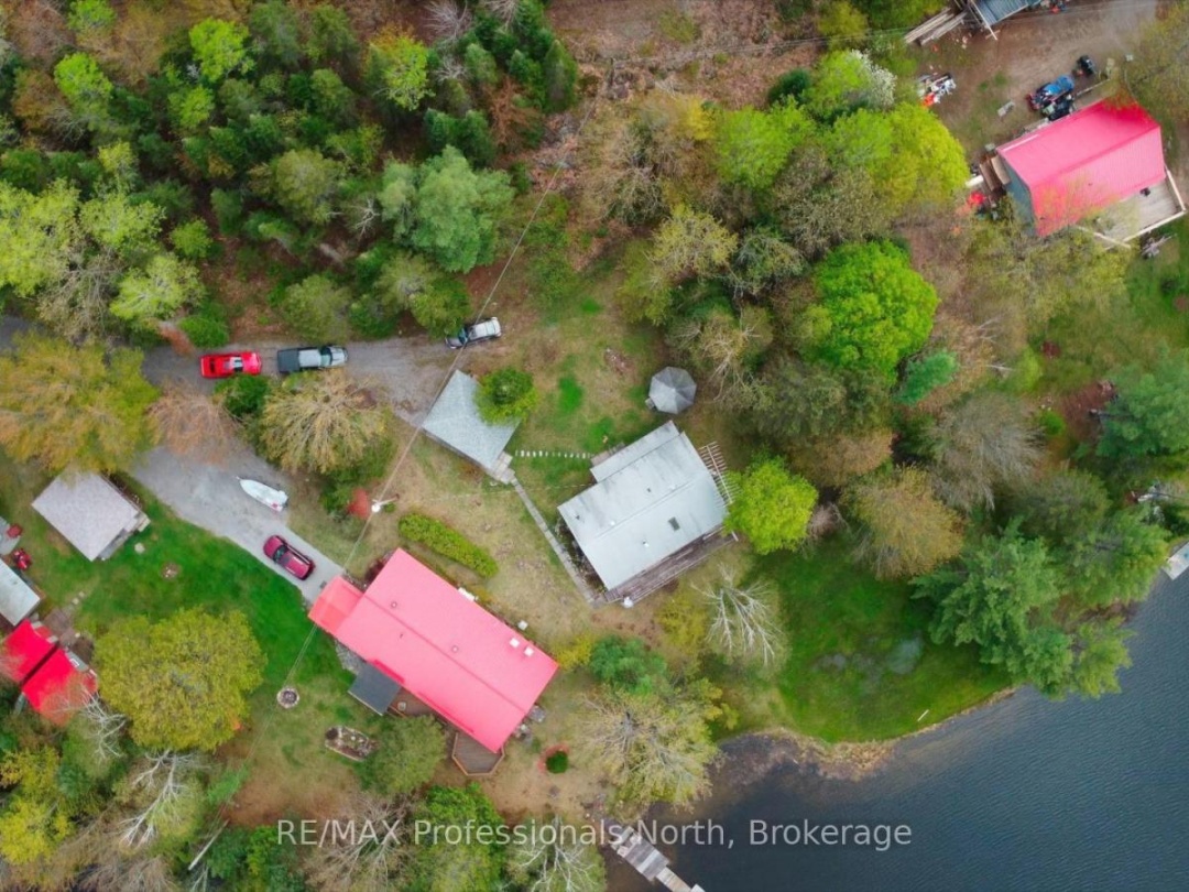 1070 Glamorgan Road E, Gooderham Lake