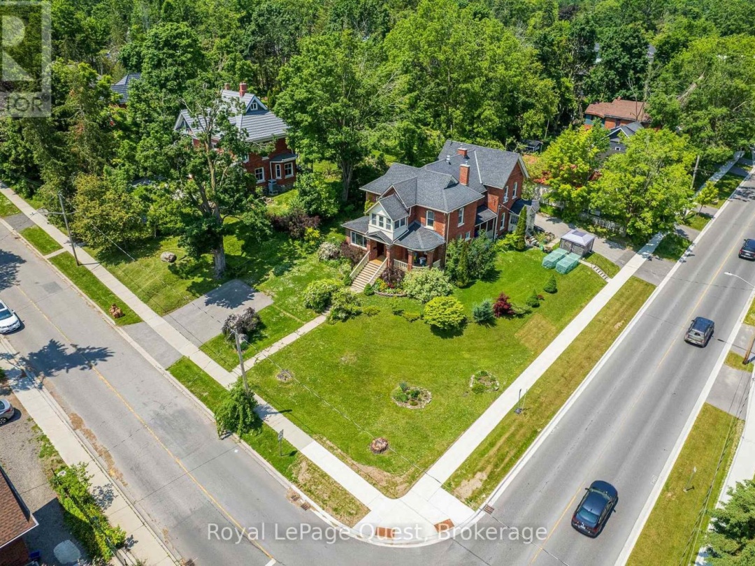 120 BRANT STREET E, 
