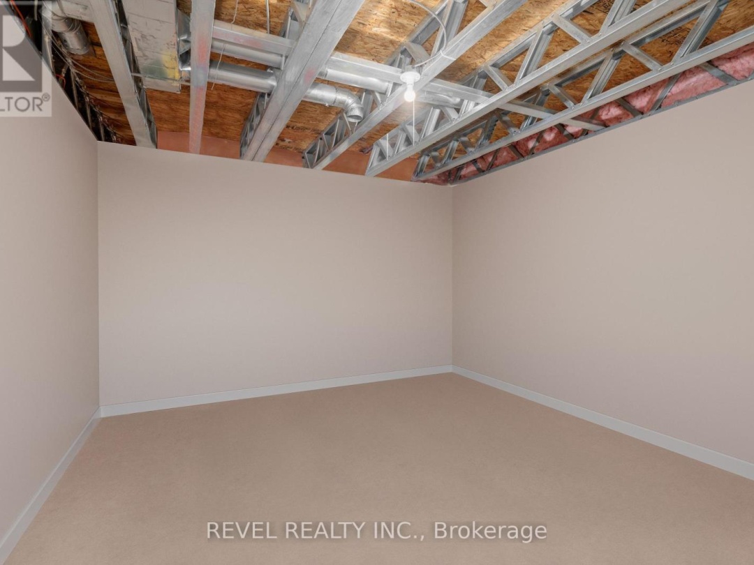 36 800 West Ridge Boulevard, Orillia