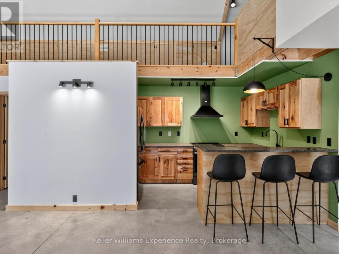 753 HONEY HARBOUR ROAD, 