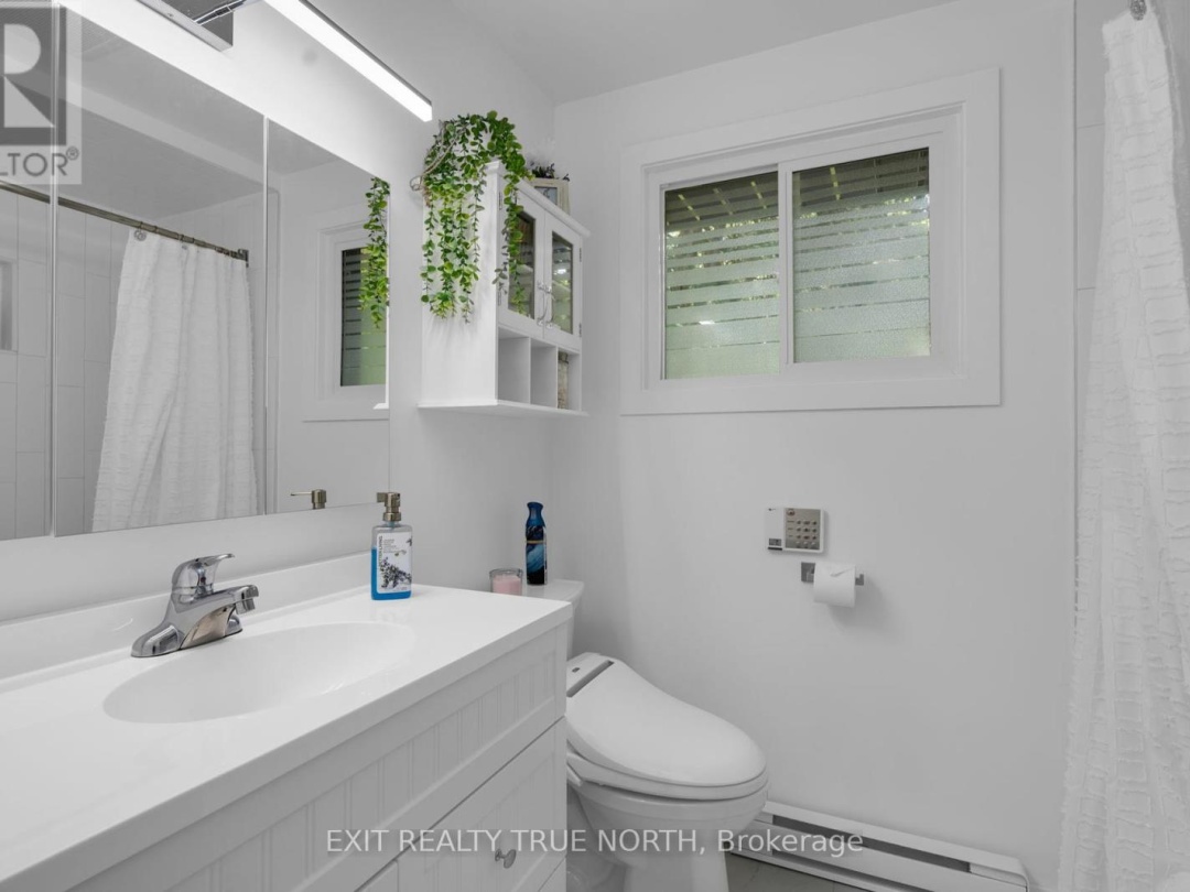 22 CARDINAL DRIVE, Talbot Lake