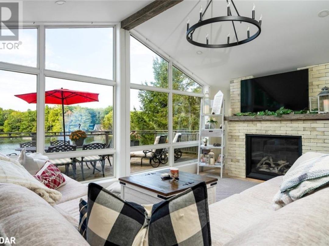 3352 Russell Drive, Gloucester Pool