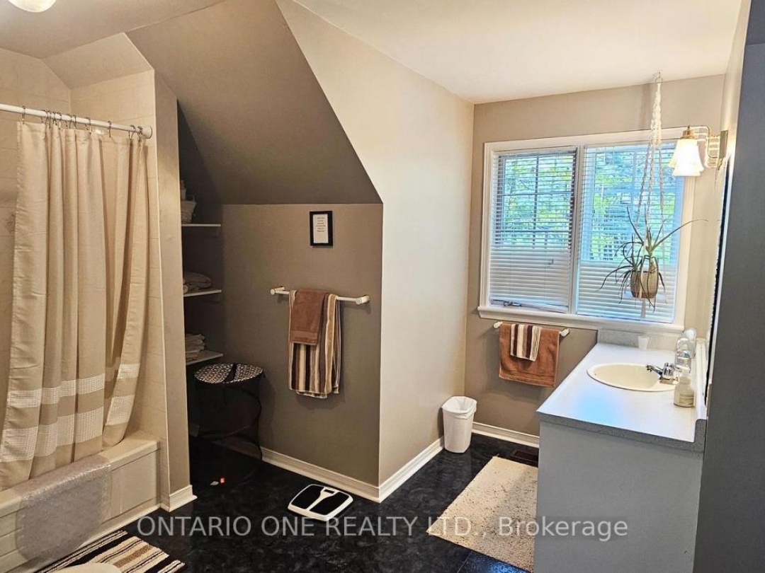 3143 SPARROW LAKE ROAD S, St George Lake