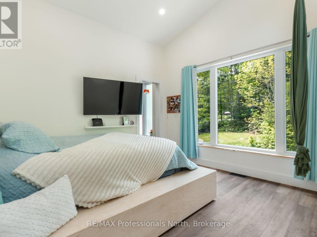 1063 Mink Road, Long Lake