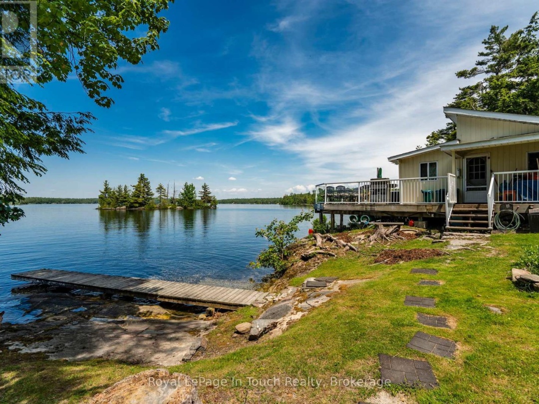 4 IS 270 GEORGIAN BAY ISLAND, 
