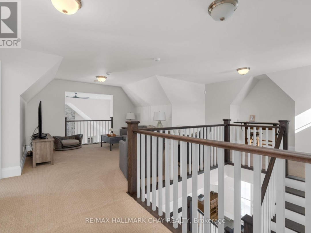 12 Thoroughbred Drive, Oro-Medonte