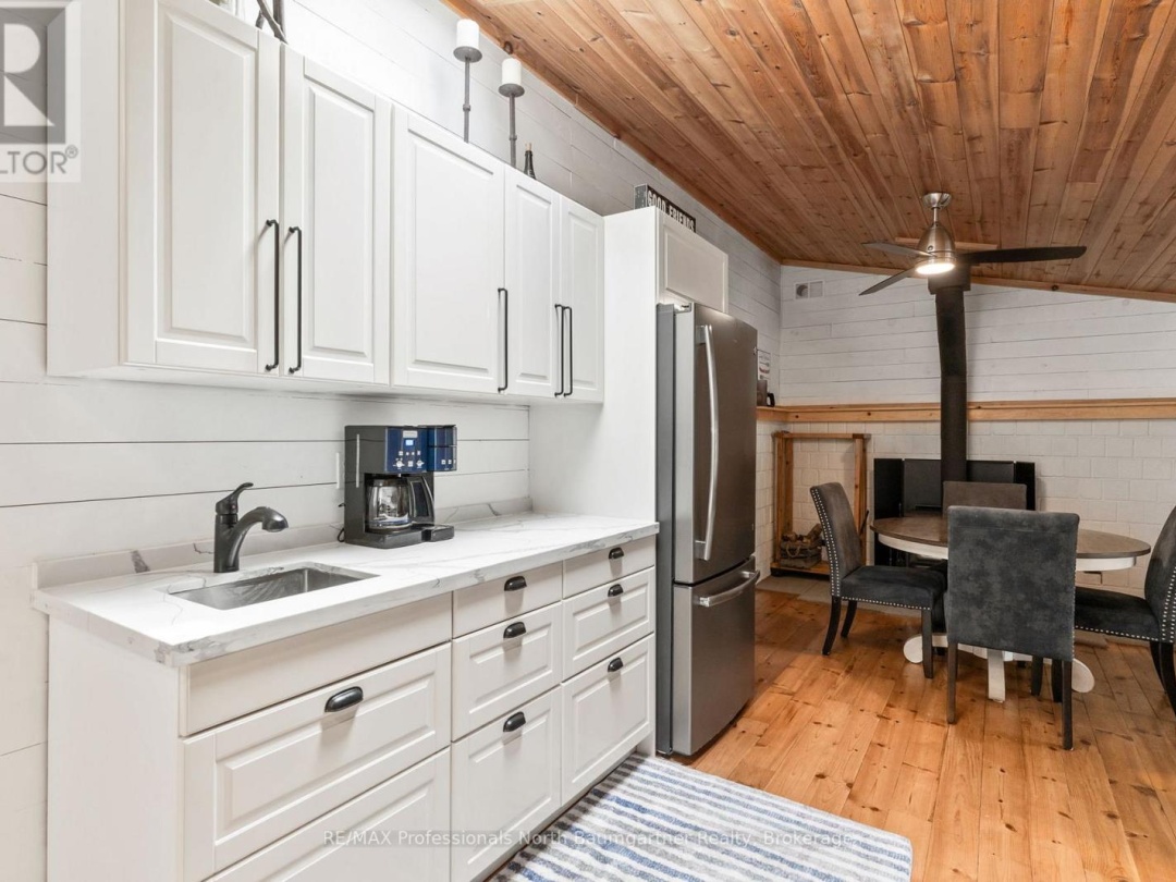 2129 Telephone Bay Road, Highlands East