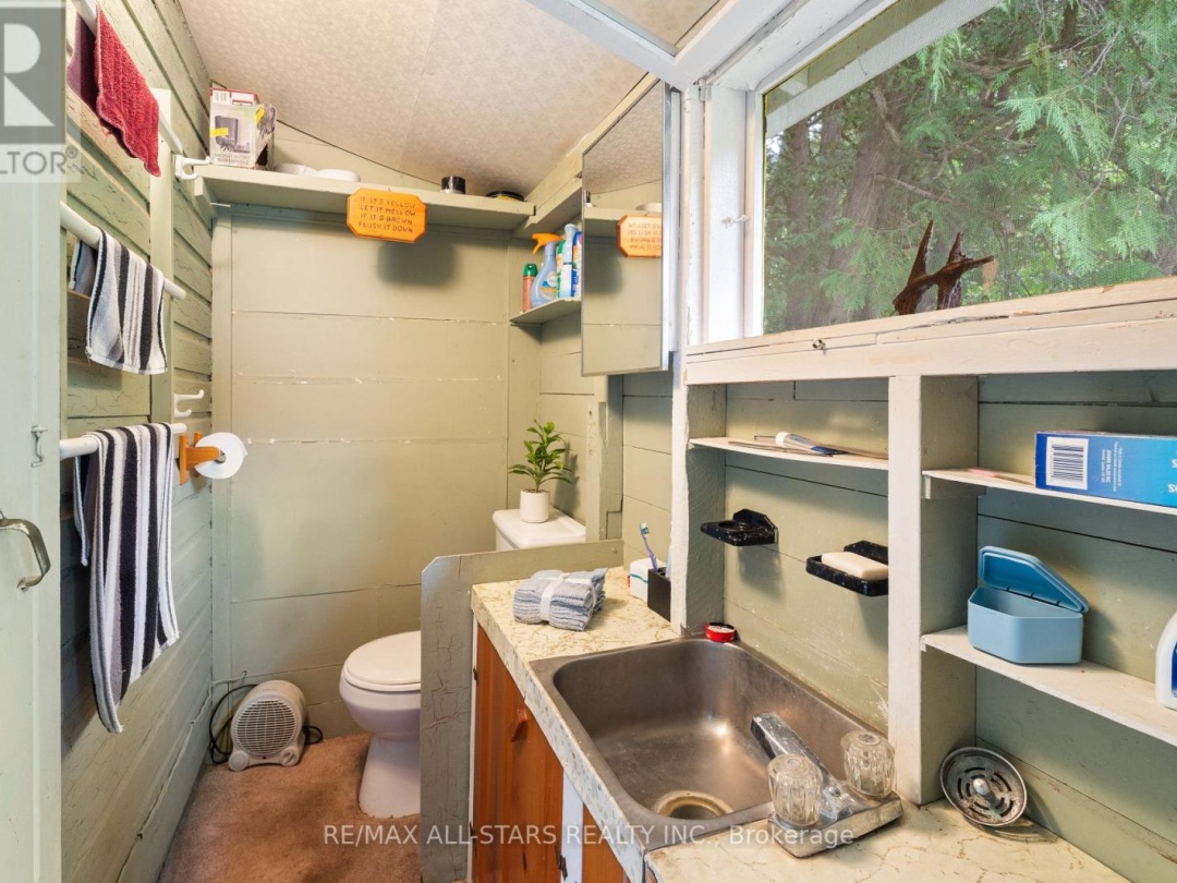 93 STURGEON GLEN ROAD, 