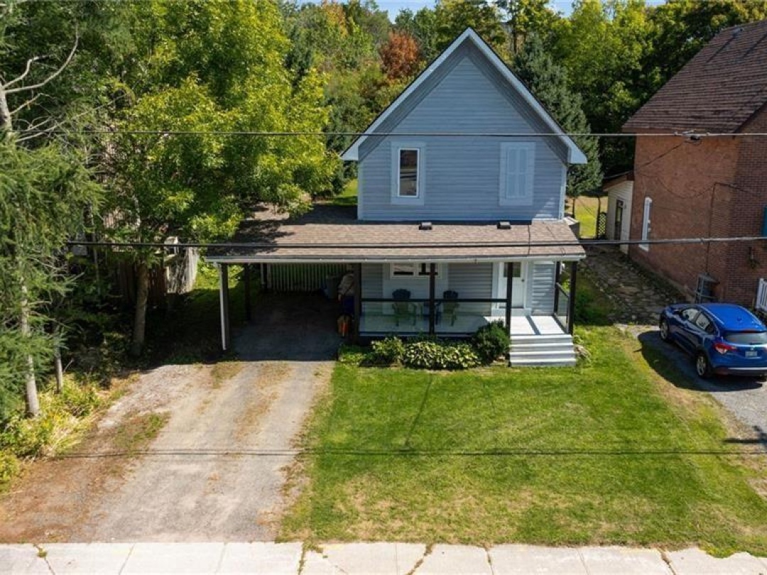 14 FETTERLY Street N, 