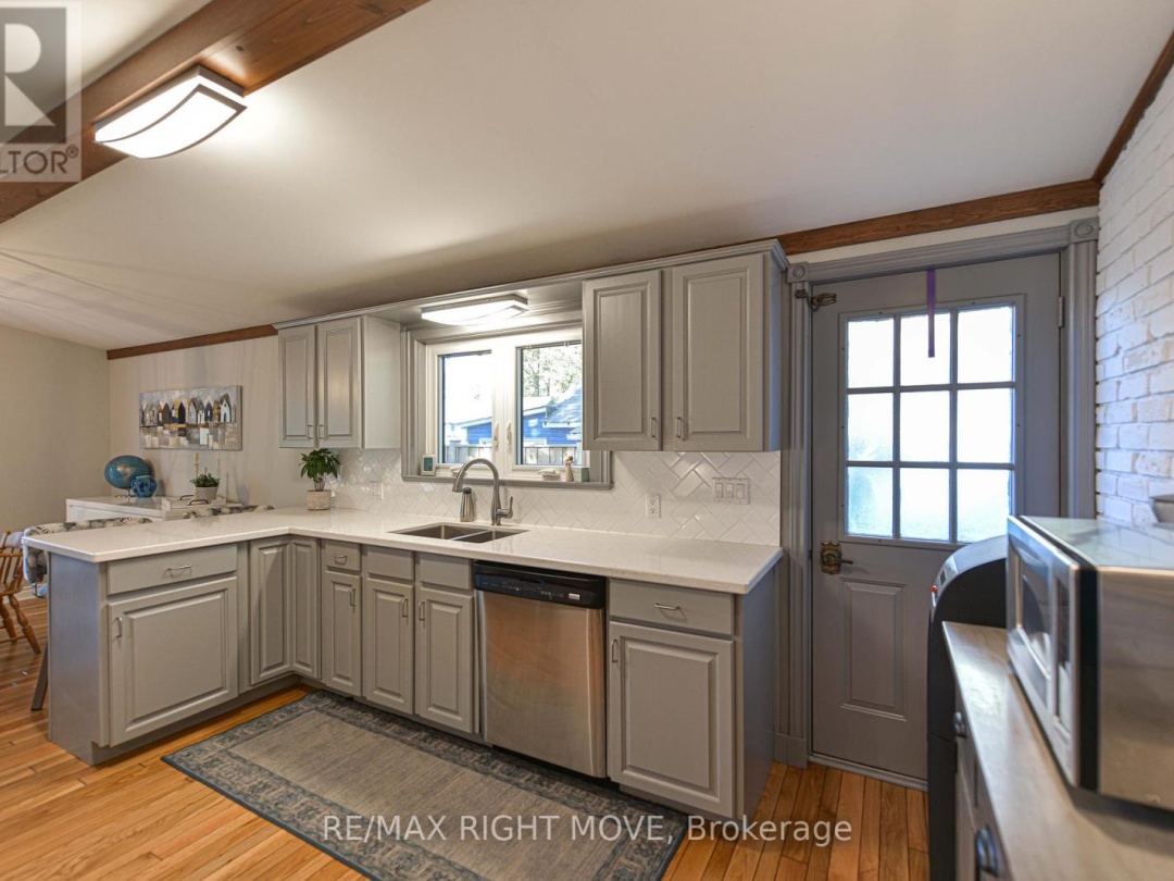4350 Plum Point Road, Lake Simcoe