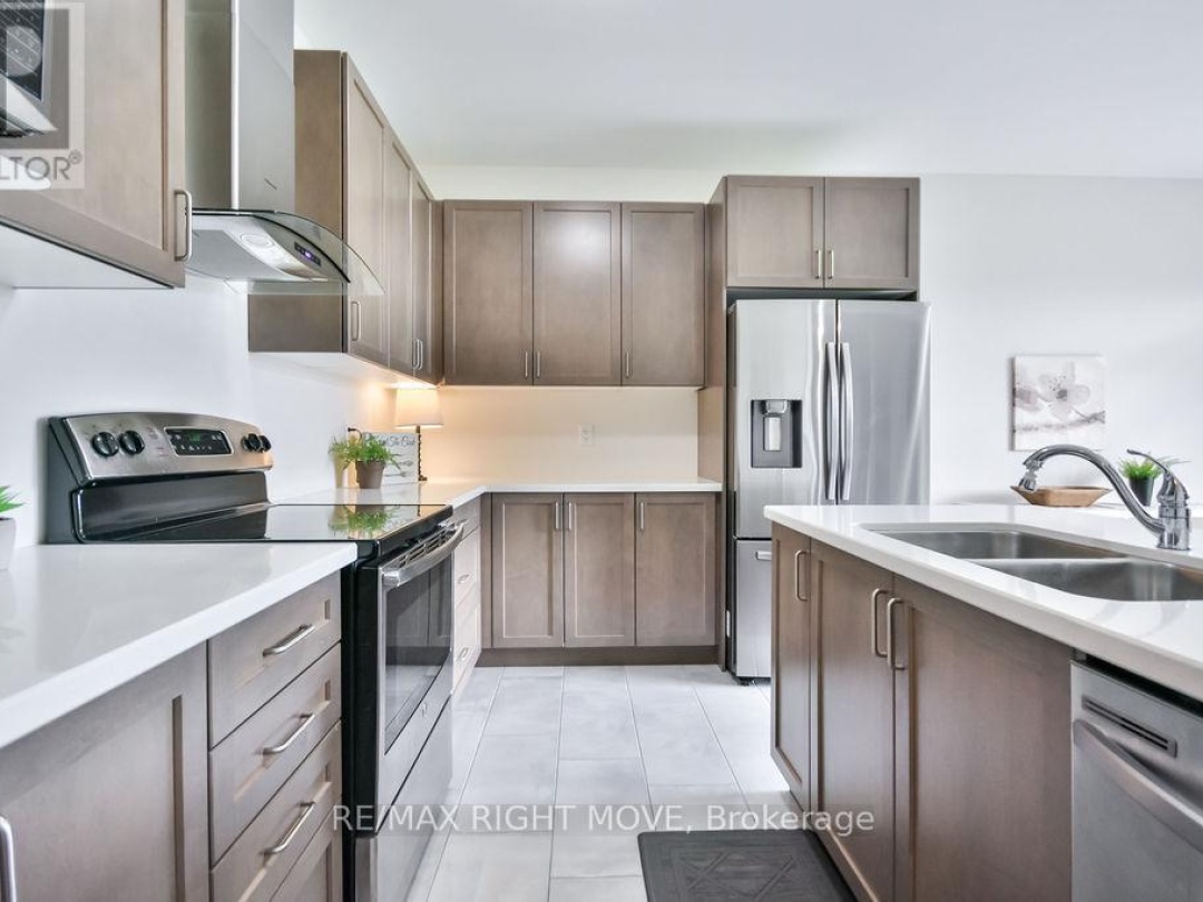 3117 Orion Boulevard, Orillia