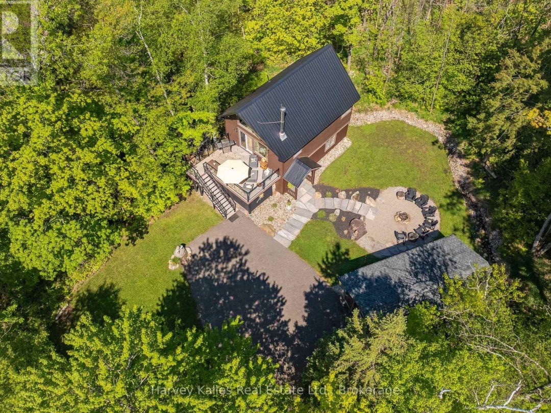 157 Chalet Crescent, Peninsula Lake