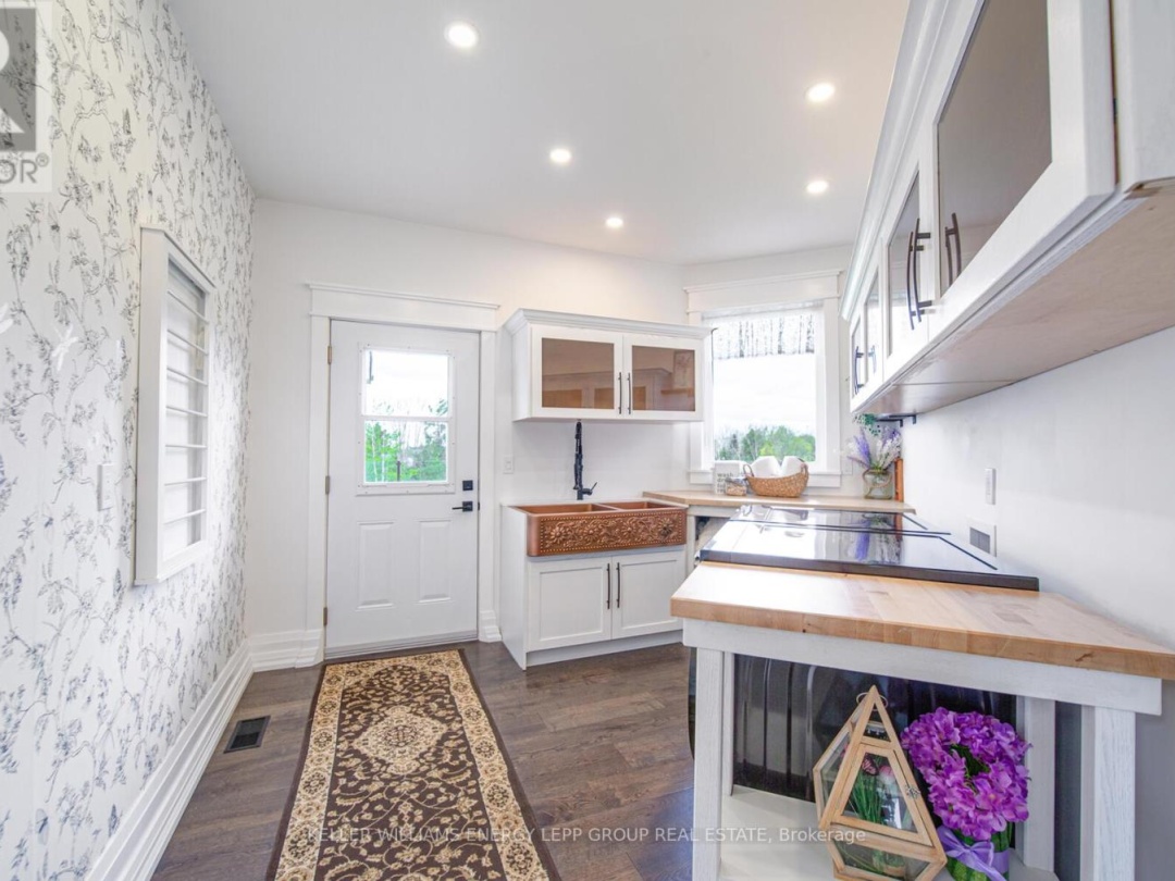 44 BALL POINT ROAD, 