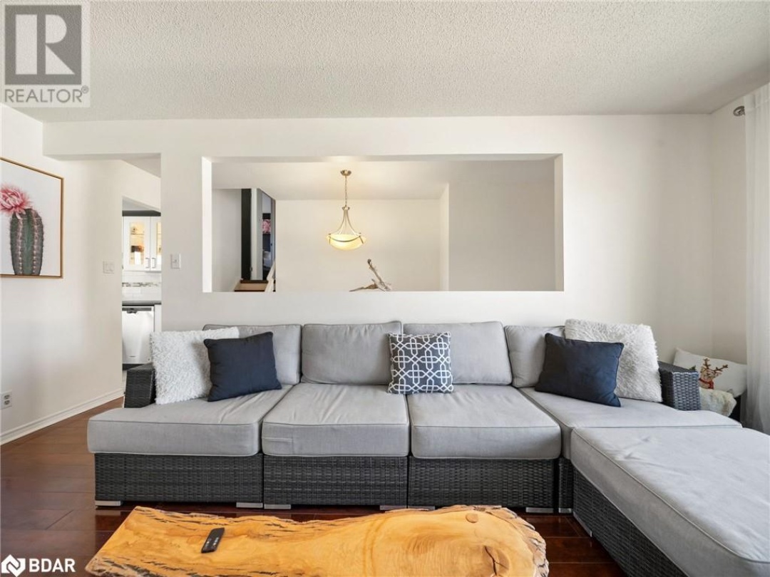 2 CHESTNUT Place, 