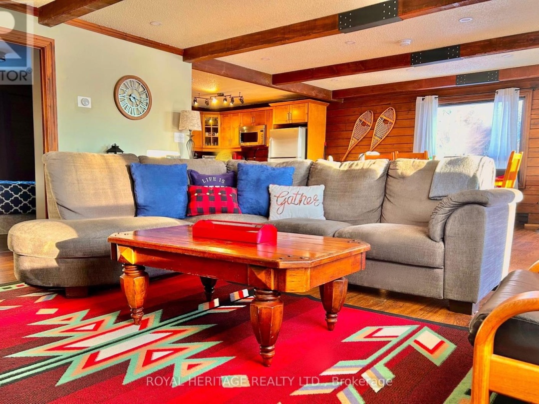 30 Emily Creek, Sturgeon Lake