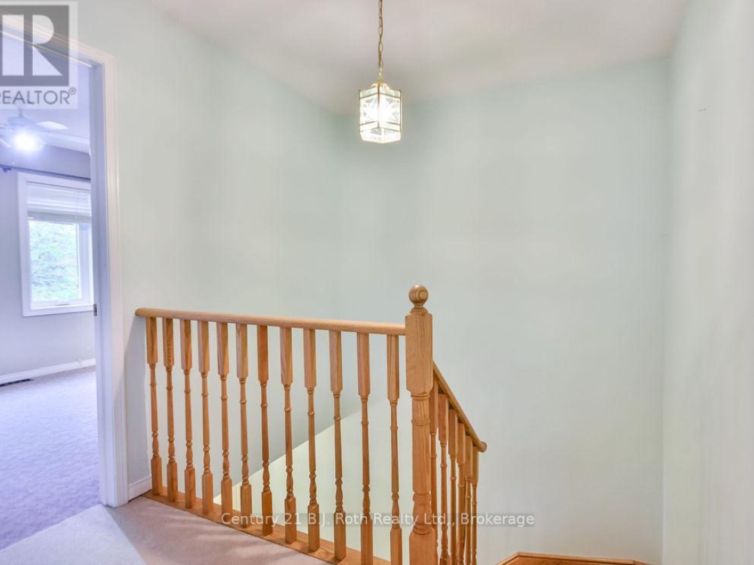 9 492 Laclie Street, Orillia