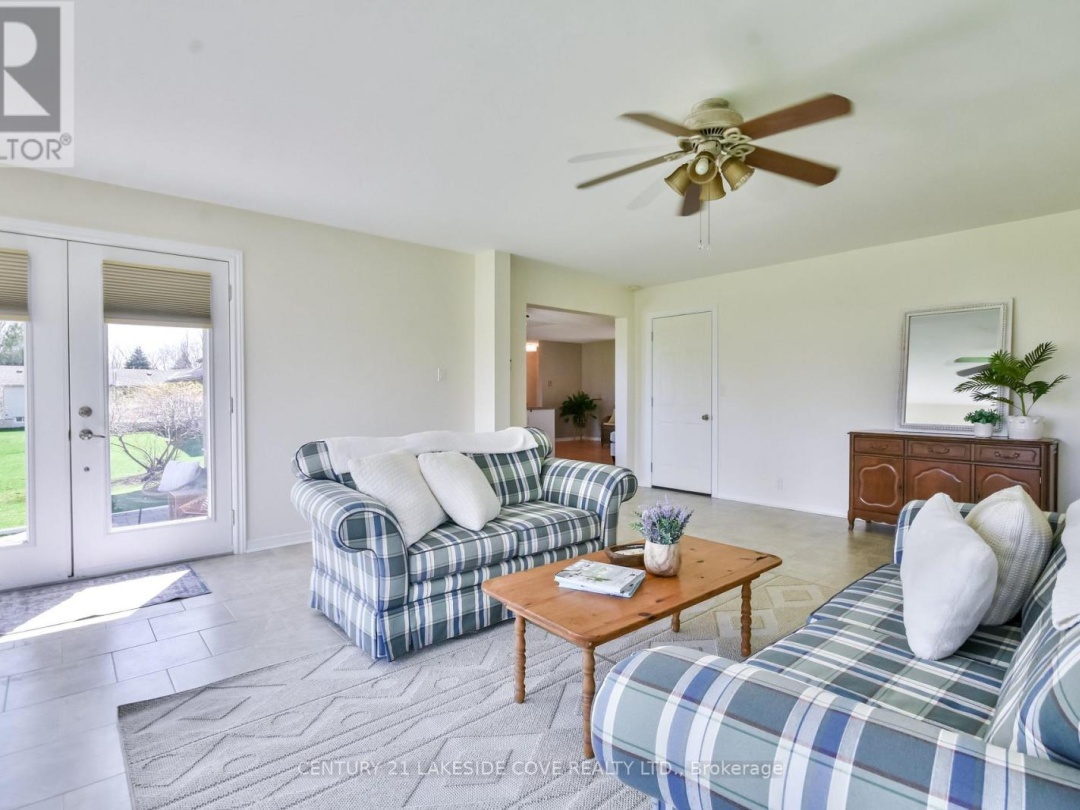 121 Bayshore Drive, Lake Simcoe