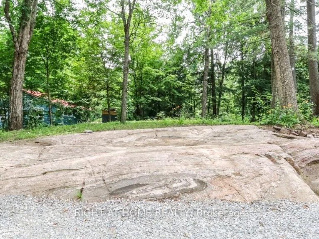 7459 ISLAND CRESCENT, 
