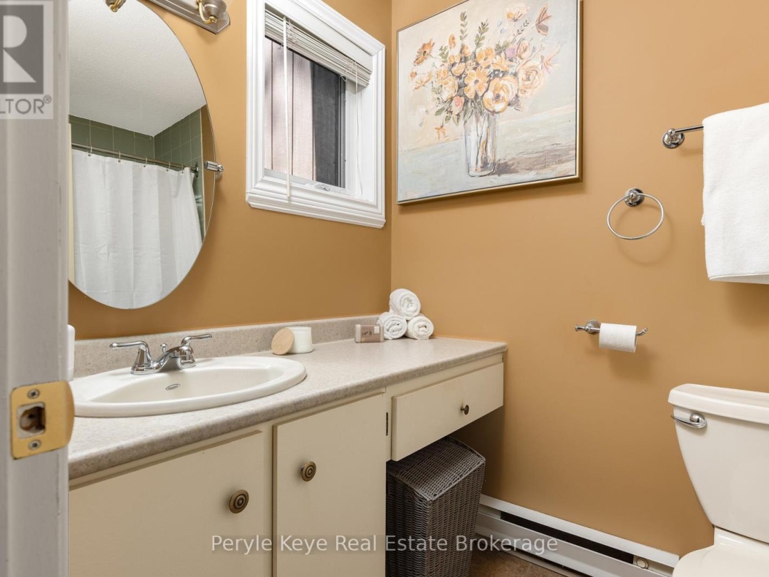 2 63 Southbank Drive, Lake Muskoka