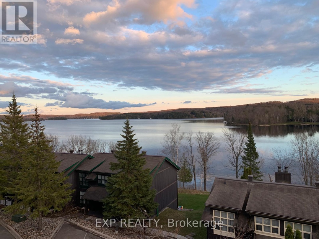 6 12 Turner Drive, Peninsula Lake