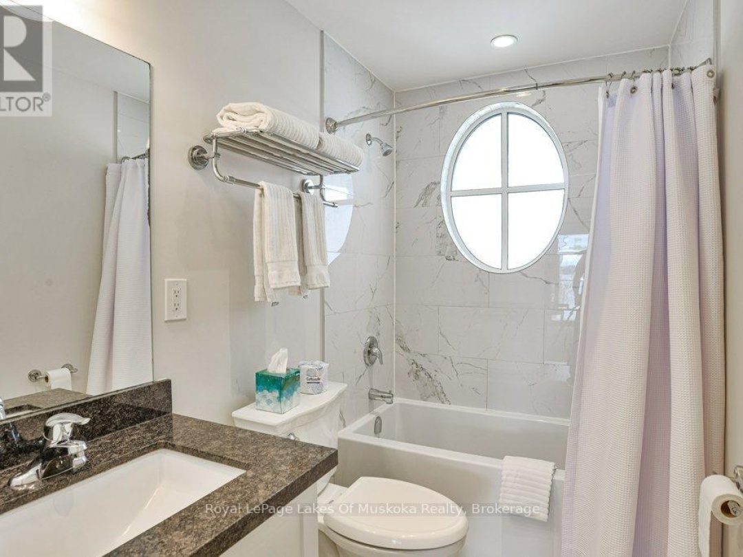 6 - 1869 MUSKOKA RD 118 ROAD W, 