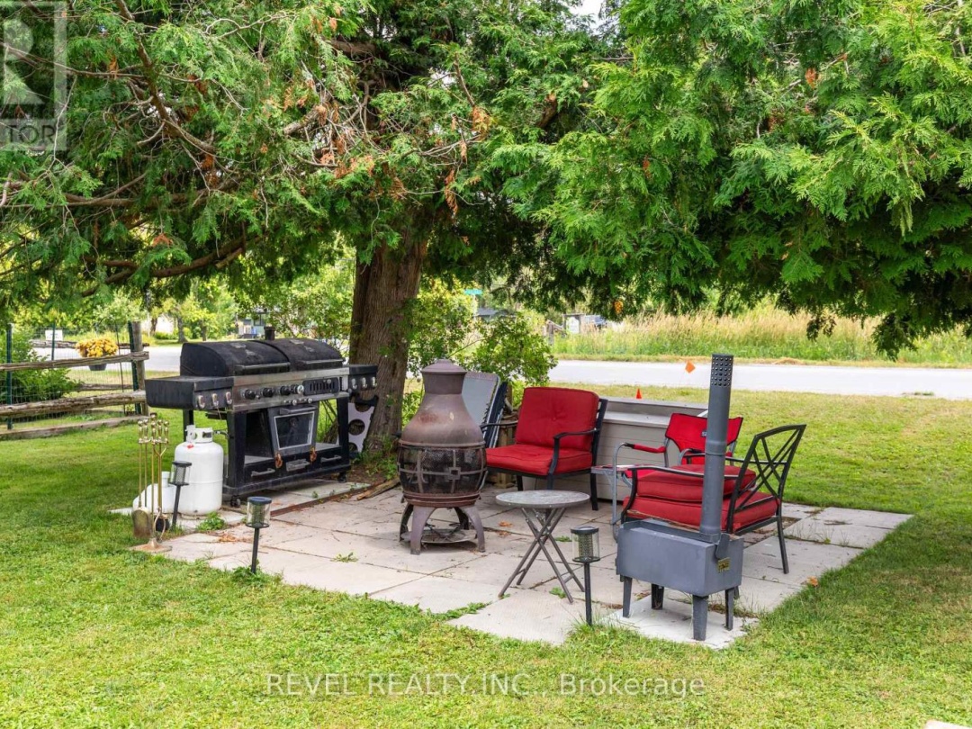 883 CENTENNIAL PARK ROAD, 