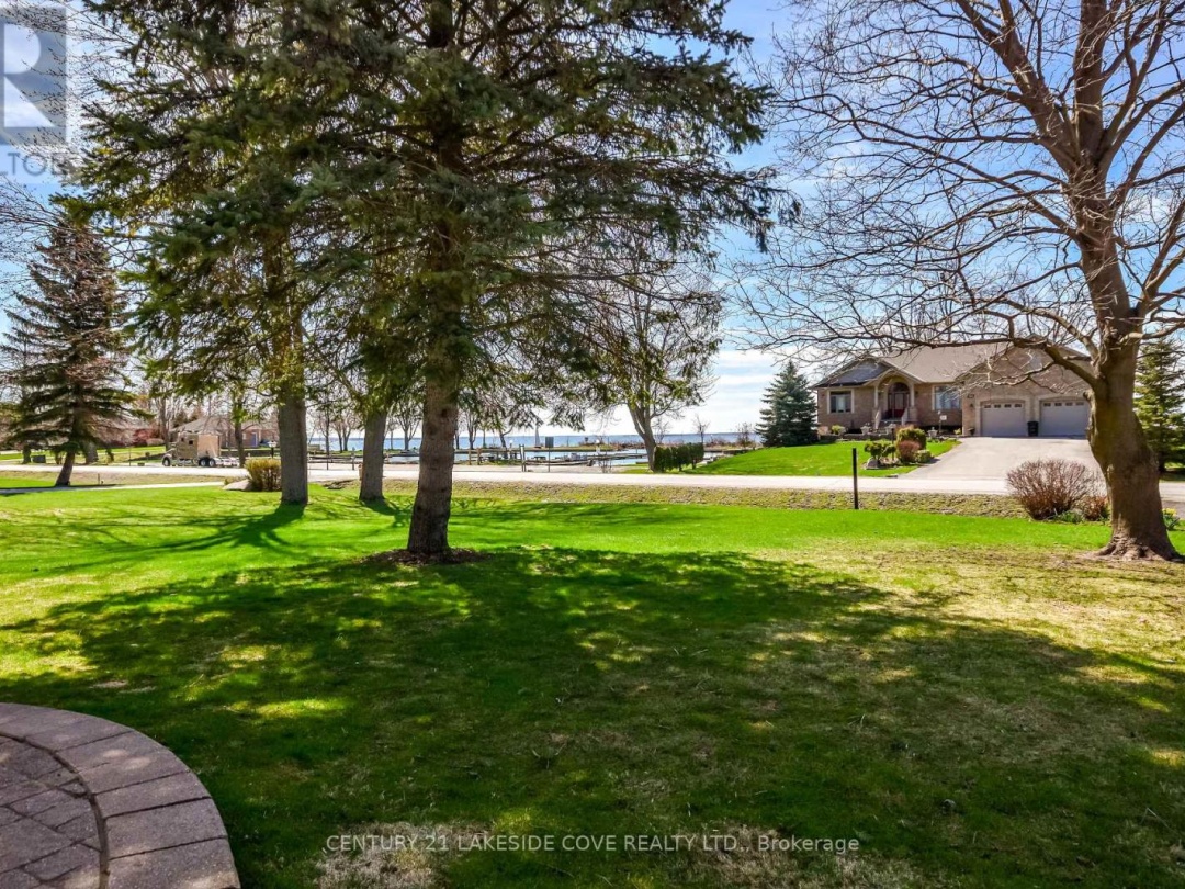 121 Bayshore Drive, Lake Simcoe