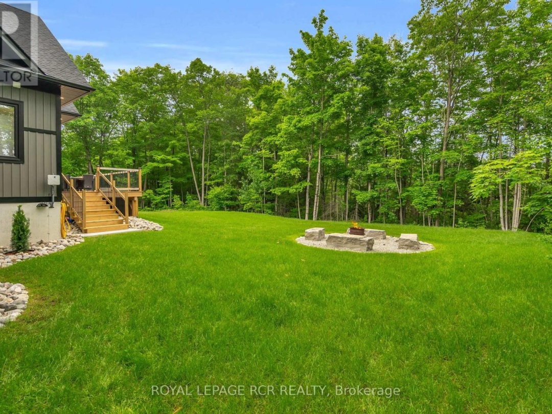 2360 HONEY HARBOUR ROAD, 