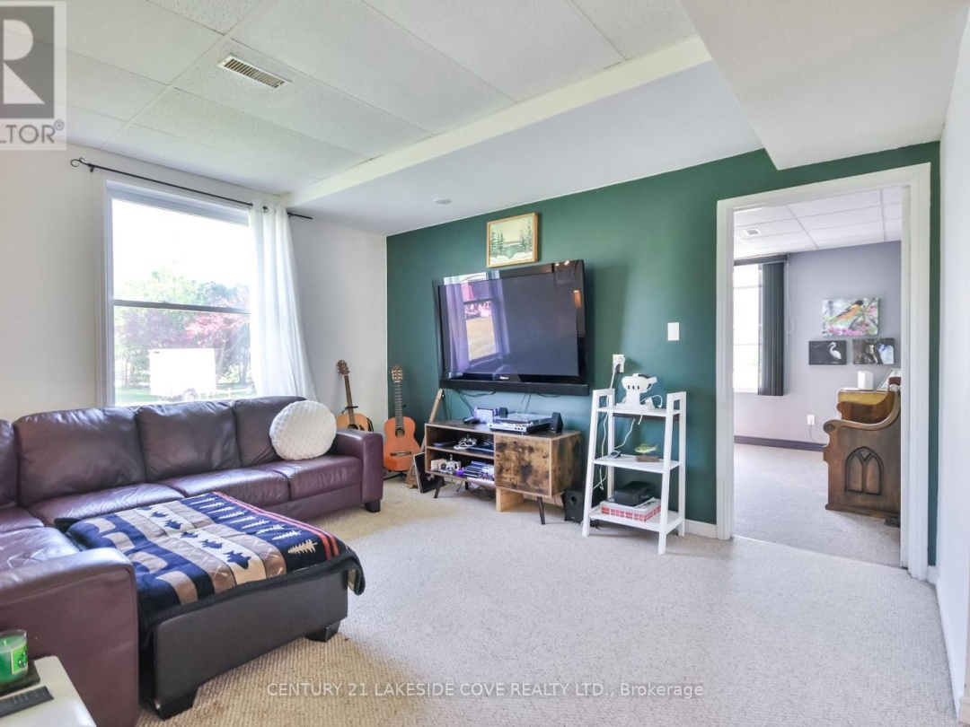 3976 Woodland Drive, Ramara
