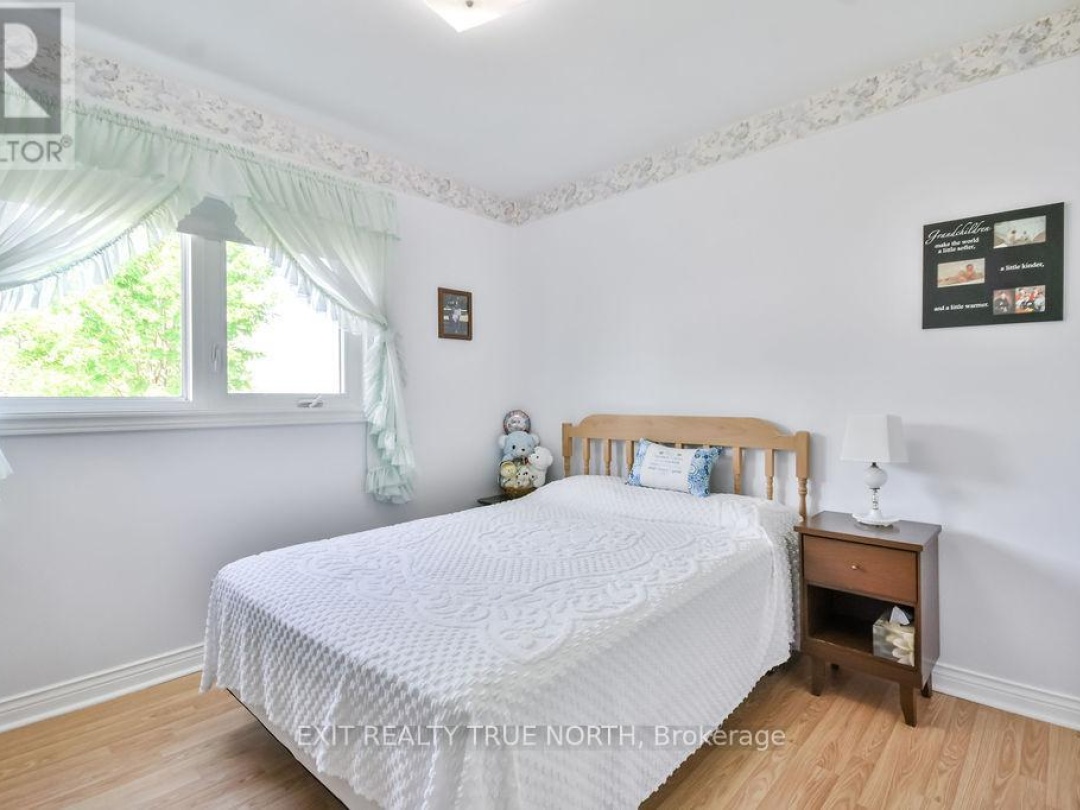 16 Hepinstall Place, Oro-Medonte
