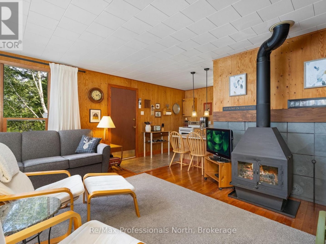 1020 Road 2000, Muldrew-south Lake