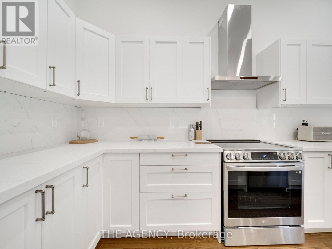 3963 Hilltop Road, Ramara