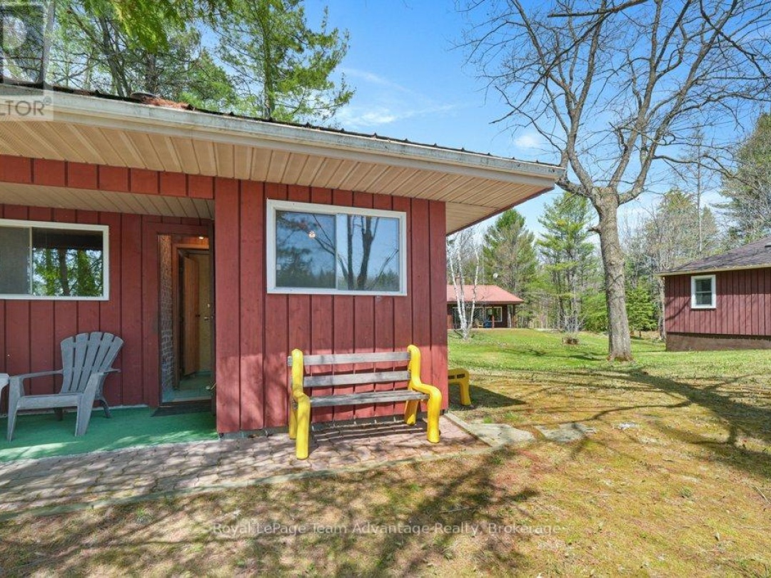 11 BIRCH LANE, 