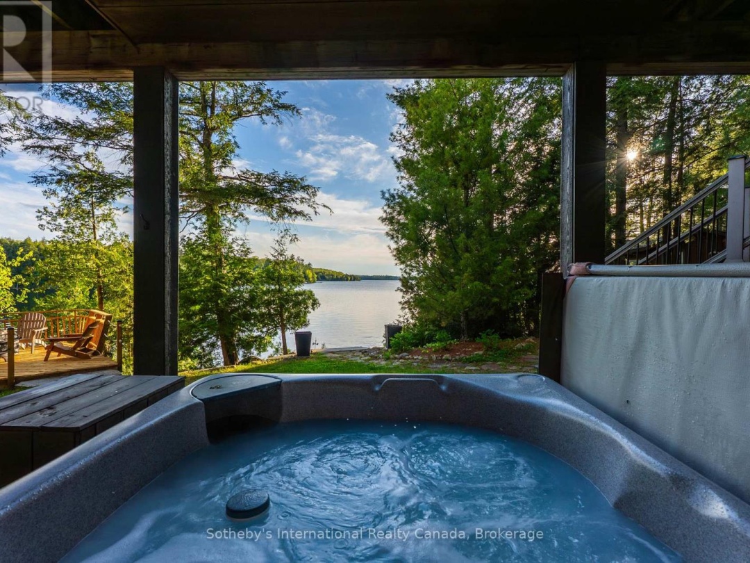 1075 ELMHURST LANE, Kennisis Lake