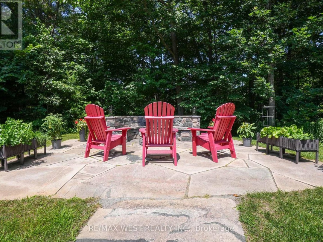 8 WESTWIND COURT, 