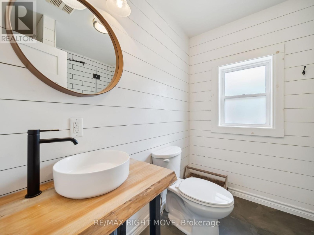 3062 TOWNLINE RR5 TOWNLINE, 
