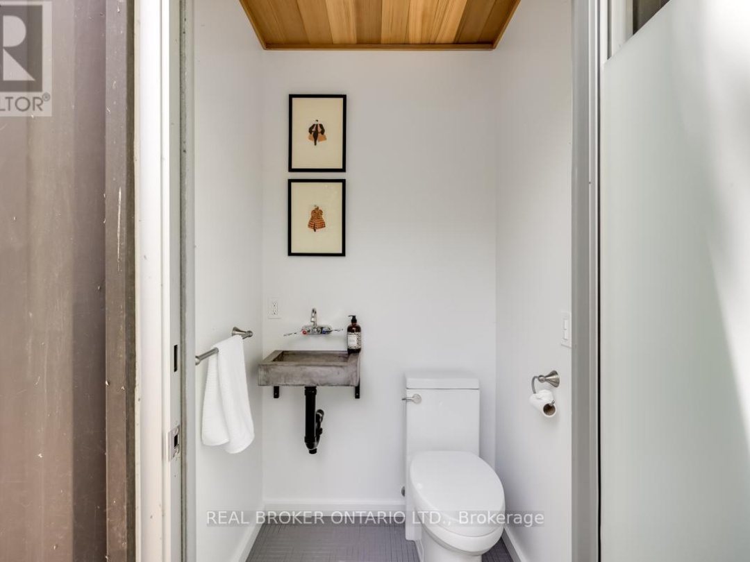 45 IVY LANE, 