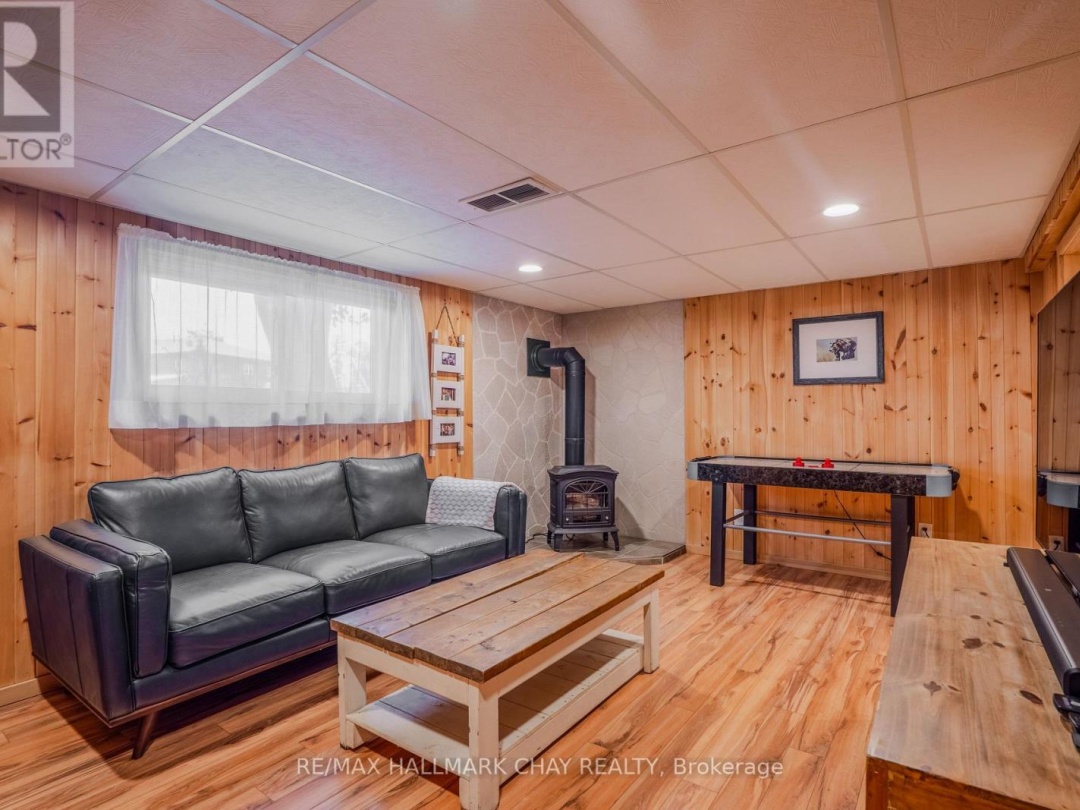 2 WALLIS STREET, 