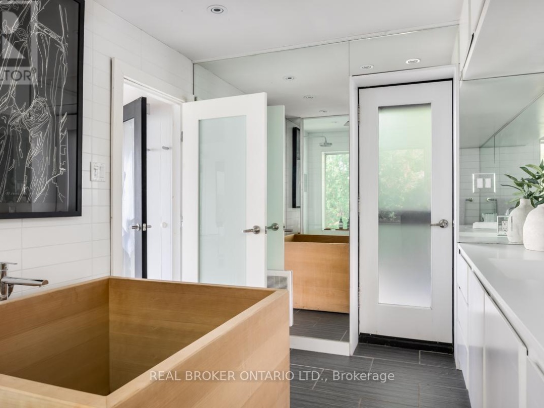 45 IVY LANE, 