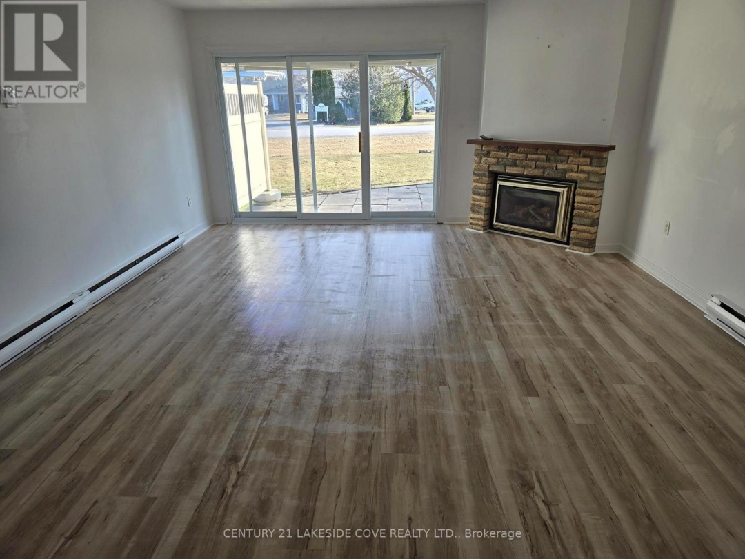 Unit 5 4 Paradise Boulevard, Lake Simcoe