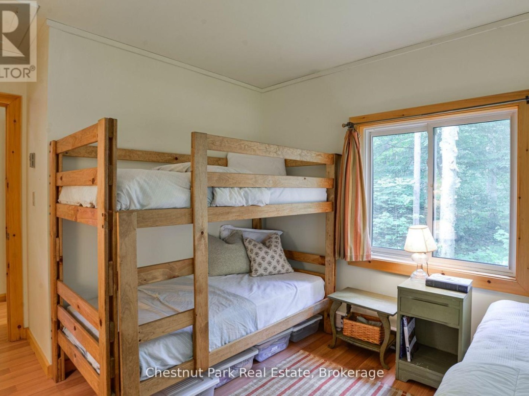 26 TAYLOR ISLAND 26LM, 