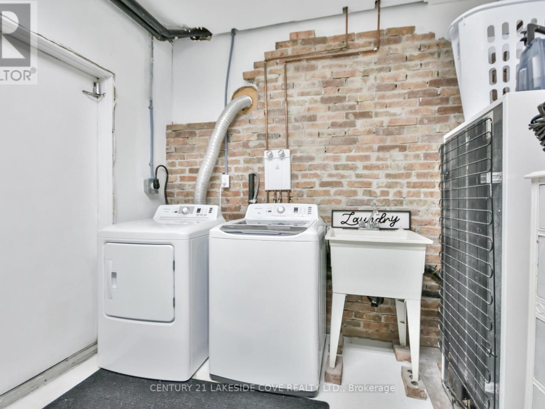 3976 Woodland Drive, Ramara