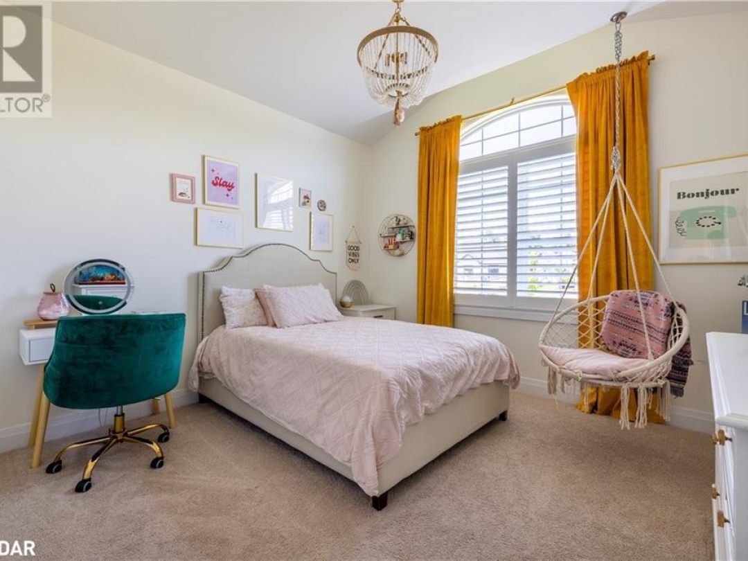 19 CHESLOCK Crescent, 
