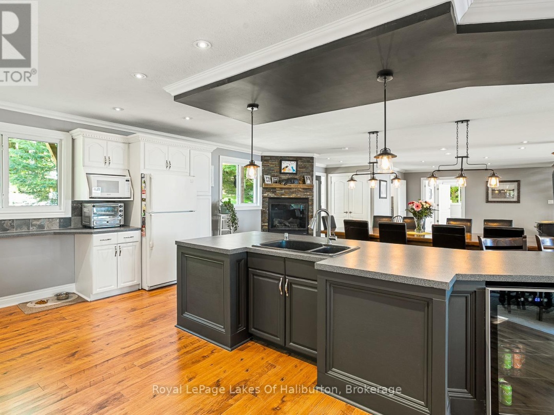 1047 Balmoral Lane, Trooper Lake
