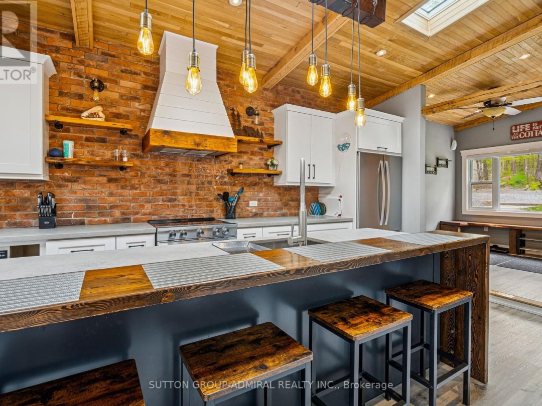 1023 Kirkpatrick Lane, Lake Muskoka