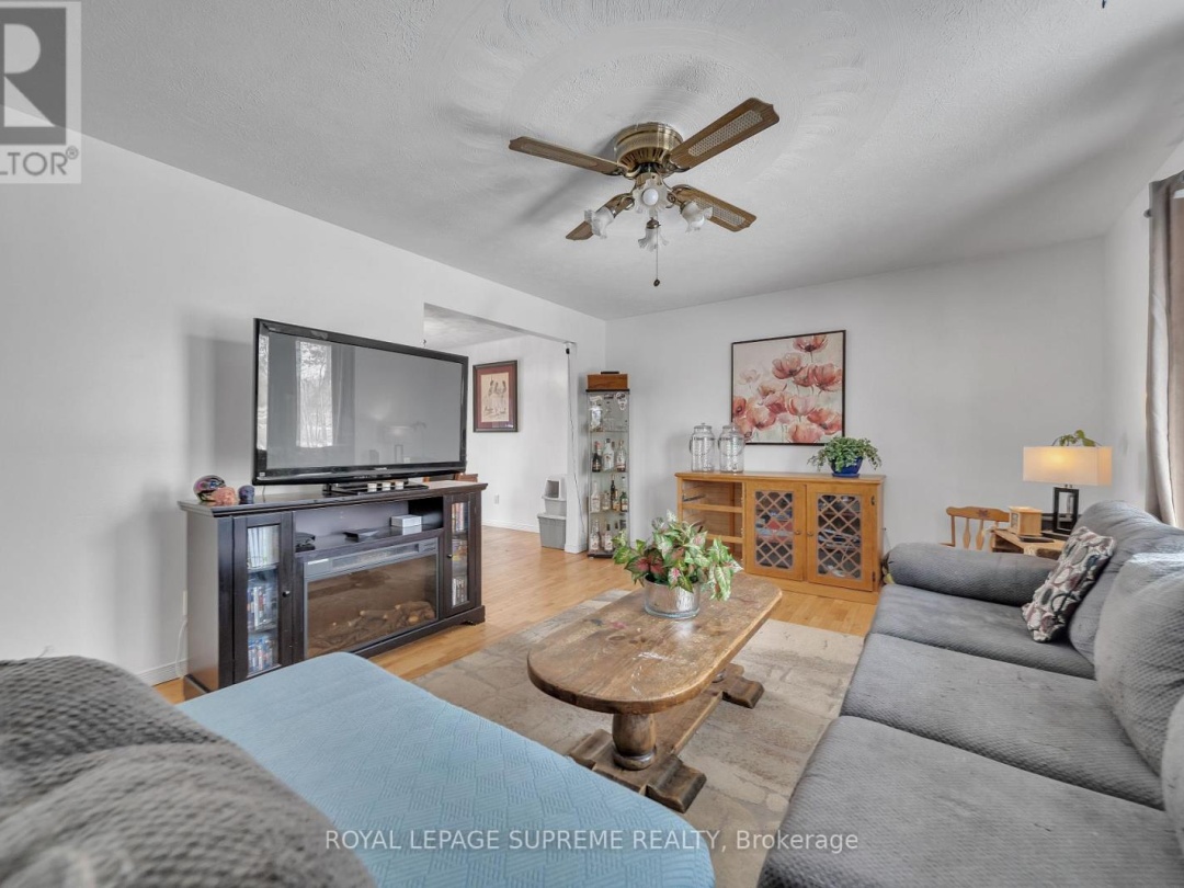 8740 12 Highway, Oro-Medonte