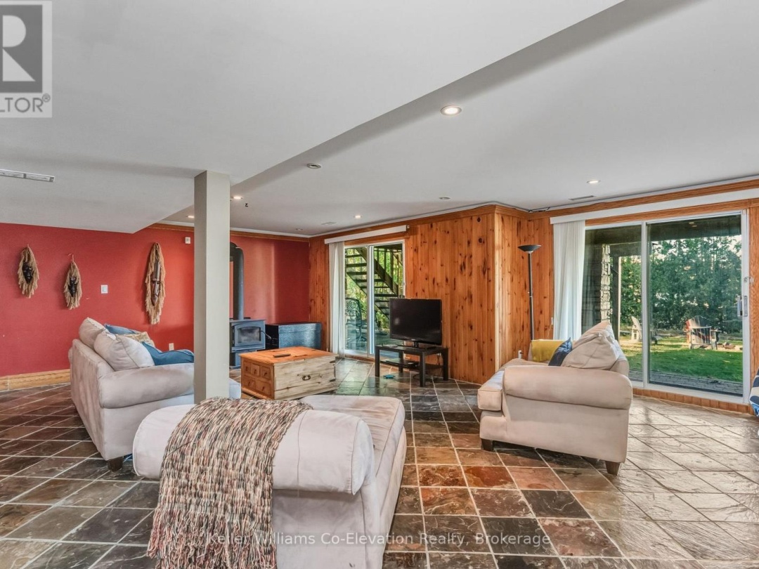 804 KINGS FARM ROAD, 